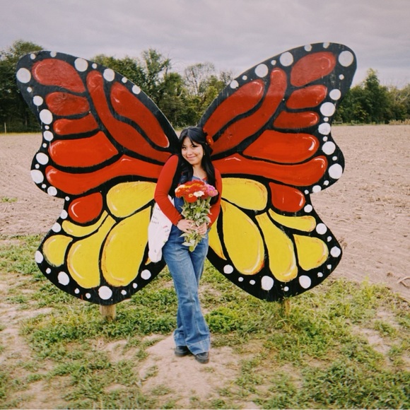 Meet your Posher, Emely - Picture 1 of 1